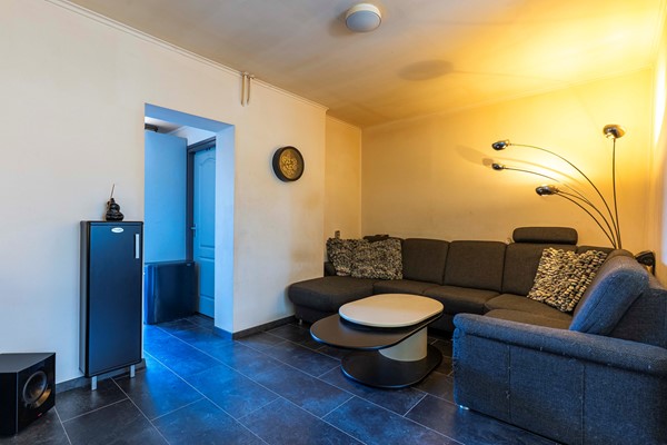 Foto - Te koop: Leuke, uitgebouwde tussenwoning uit 1927 met 3 slaapkamers en garage in de wijk Heksenberg